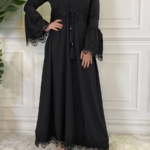 عبايا سوداء